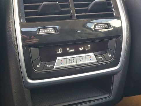 Used 2024 BMW X7 xDrive40i w/ Premium Package AWD/4WD image 41