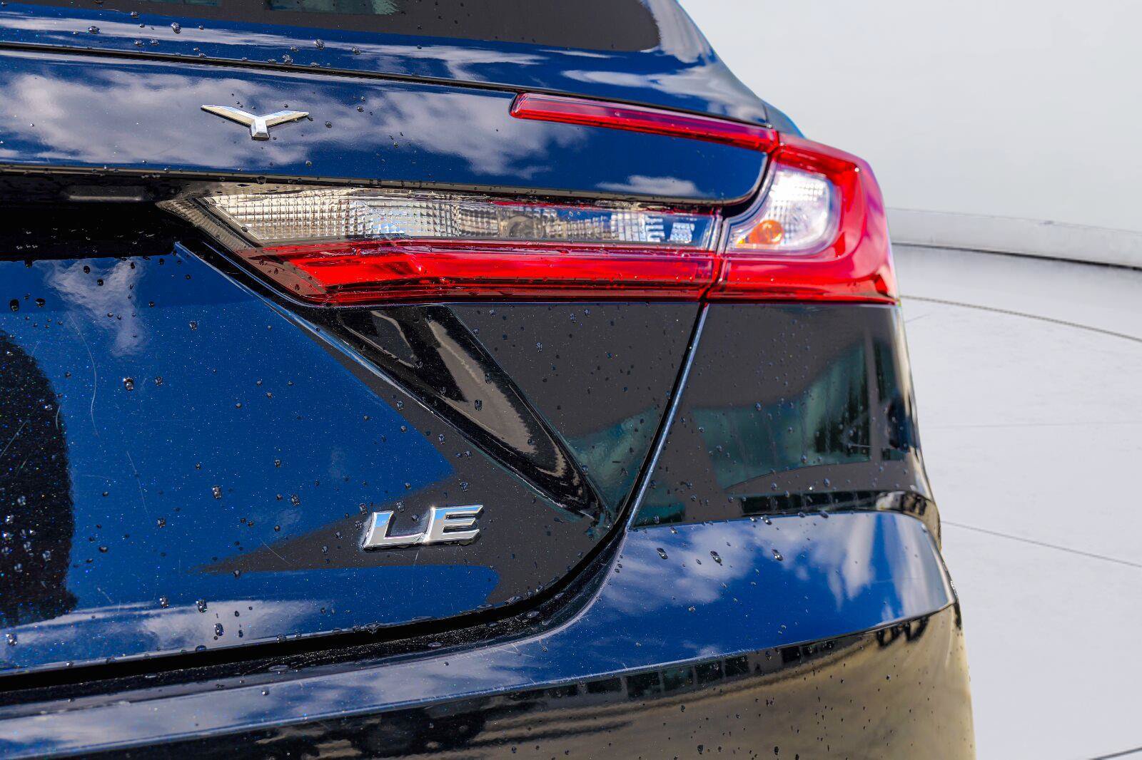 Used 2025 Toyota Camry LE FWD image 8
