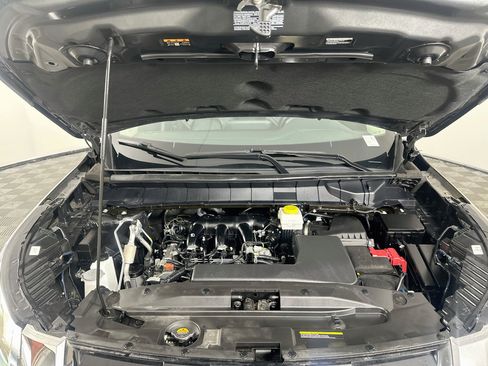 Used 2025 Nissan Pathfinder SL AWD/4WD image 36