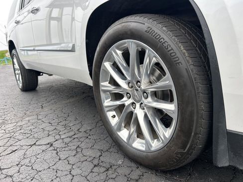 Used 2019 Cadillac Escalade ESV Premium Luxury AWD/4WD image 11