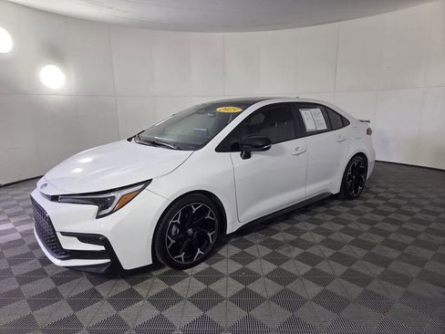 Used 2025 Toyota Corolla FX w/ Convenience Package FWD image 4
