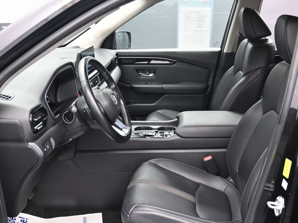 Used 2025 Honda Pilot EX-L image 11