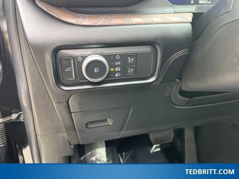 Certified 2022 Ford Explorer Platinum w/ Equipment Group 601A image 44