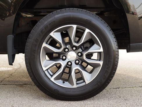 Certified 2022 Chevrolet Silverado 1500 LT AWD/4WD image 36