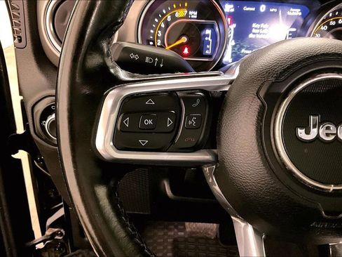 Used 2020 Jeep Wrangler Unlimited Sahara image 11