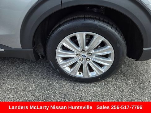 Used 2024 Ford Explorer Limited w/ Limited Technology Package RWD image 12