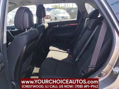 Used 2014 Kia Sorento LX AWD/4WD image 18