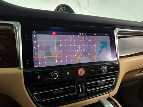 Used 2023 Porsche Macan S image 19