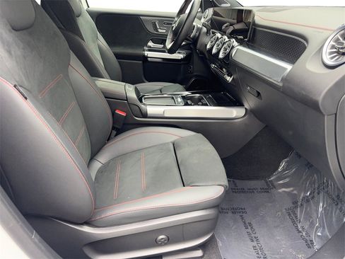 Used 2024 Mercedes-Benz EQB 250+ image 42