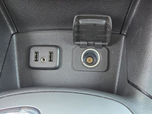 Used 2019 Chevrolet Cruze LT w/ Convenience Package FWD image 12
