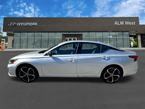 Used 2025 Nissan Altima 2.5 SR image 8