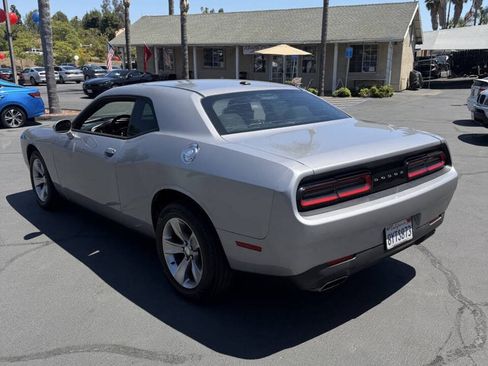 Used 2016 Dodge Challenger SXT RWD image 7
