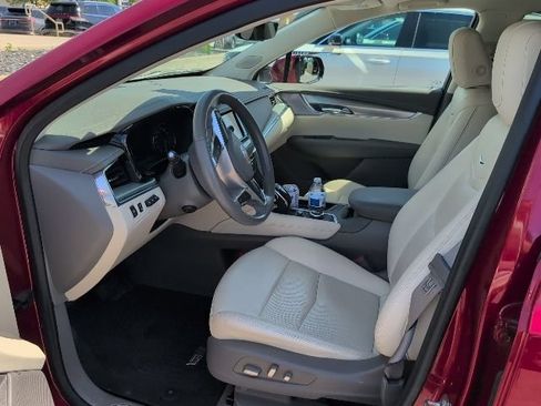 Used 2021 Cadillac XT5 Premium Luxury AWD/4WD image 3
