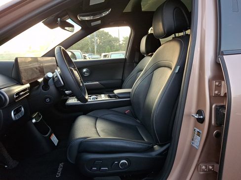 Certified 2023 Genesis GV60 Advanced AWD/4WD image 14