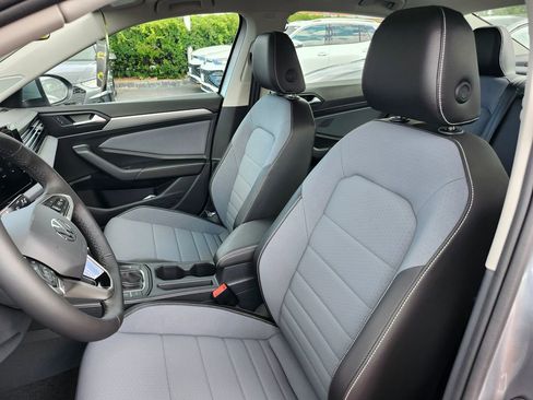 New 2025 Volkswagen Jetta SE image 11