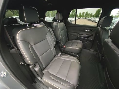 Used 2023 Chevrolet Traverse Premier FWD image 27