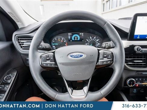Used 2022 Ford Escape SEL image 6
