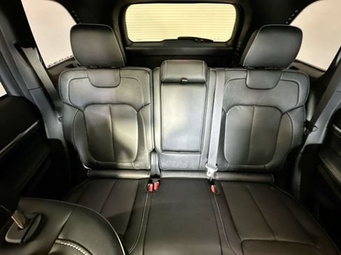 Used 2026 Jeep Grand Cherokee Limited AWD/4WD image 13