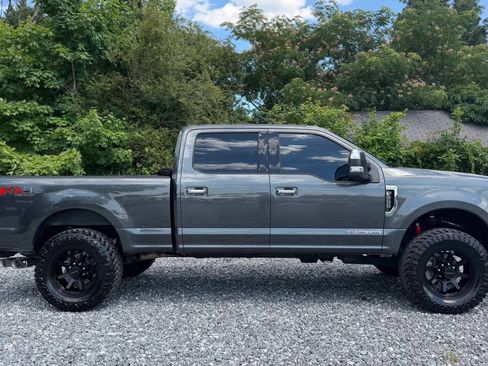 Used 2017 Ford F250 Lariat w/ Chrome Package AWD/4WD image 9