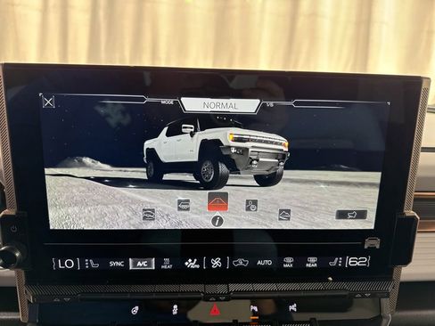 New 2025 GMC Hummer EV 3X image 30