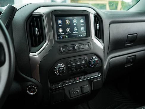 Used 2022 Chevrolet Silverado 1500 Custom AWD/4WD image 8