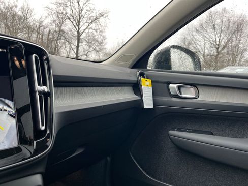 New 2026 Volvo XC40 B5 Plus w/ Protection Package Premier image 19