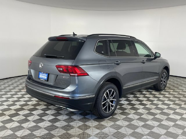 Used 2020 Volkswagen Tiguan SE w/ Panoramic Sunroof Package AWD/4WD image 22