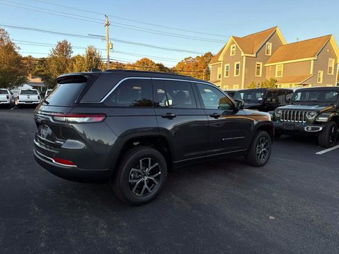 New 2025 Jeep Grand Cherokee Limited image 2