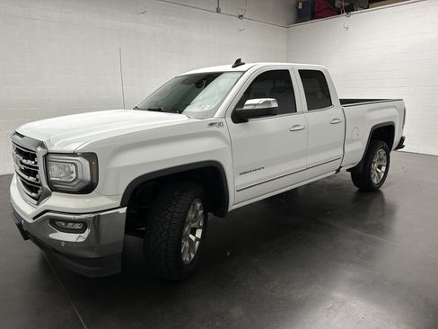 Used 2018 GMC Sierra 1500 SLT w/ SLT Premium Package AWD/4WD image 5