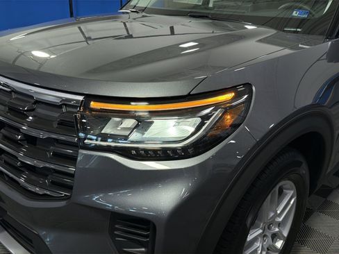 Used 2026 Ford Explorer Active AWD/4WD image 13