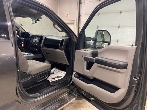 Certified 2017 Ford F150 XLT w/ Equipment Group 302A Luxury AWD/4WD image 19