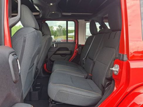 Used 2025 Jeep Wrangler Unlimited Sahara w/ Safety Group AWD/4WD image 10