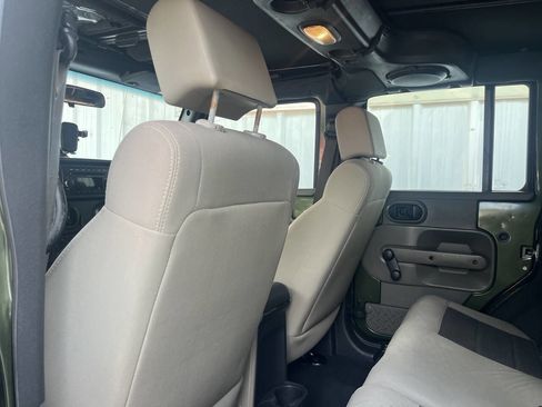 Used 2009 Jeep Wrangler Unlimited X image 13