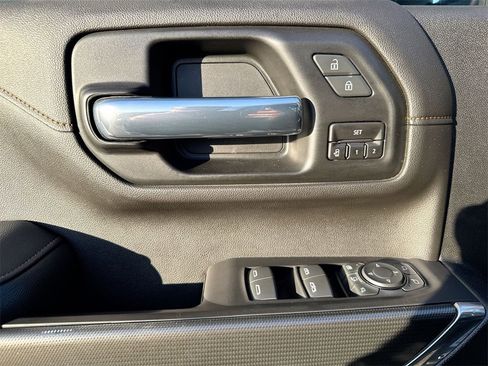 Used 2020 GMC Sierra 2500 AT4 w/ AT4 Premium Package image 22