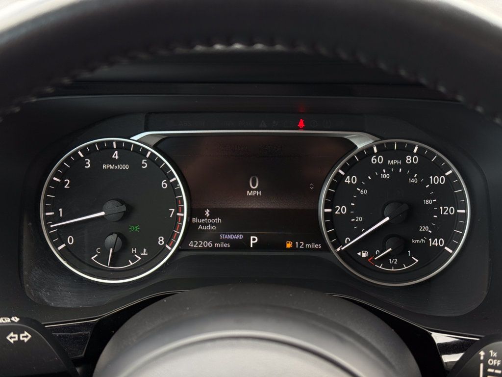 Used 2025 Nissan Pathfinder SV FWD image 32