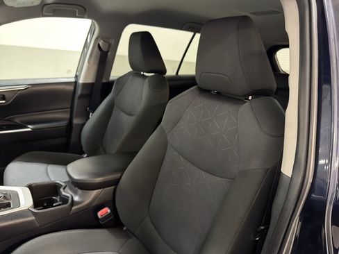 Used 2024 Toyota RAV4 XLE AWD/4WD image 13