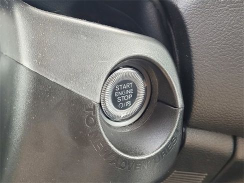 Used 2023 Jeep Renegade Altitude image 17