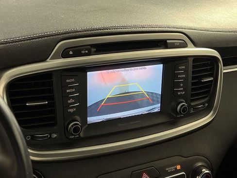 Used 2019 Kia Sorento EX image 17
