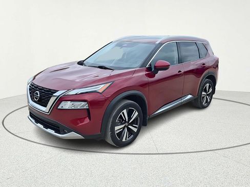 Used 2021 Nissan Rogue Platinum FWD image 2