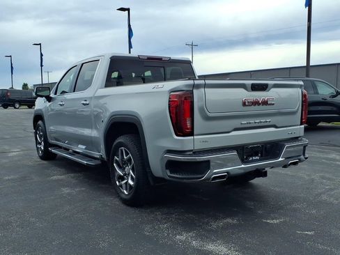 Used 2022 GMC Sierra 1500 SLT AWD/4WD image 18