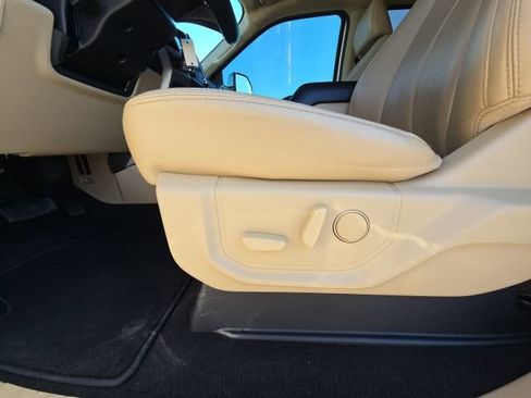 Used 2021 Ford F250 Lariat w/ Chrome Package image 22