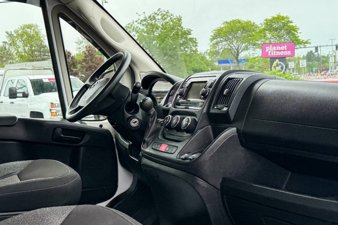 Used 2019 RAM ProMaster 3500 w/ Premium Appearance Group FWD image 16