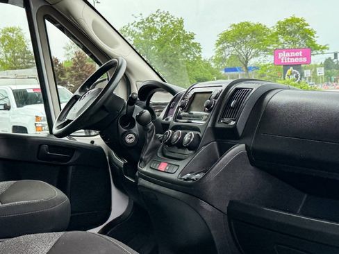 Used 2019 RAM ProMaster 3500 w/ Premium Appearance Group FWD image 16