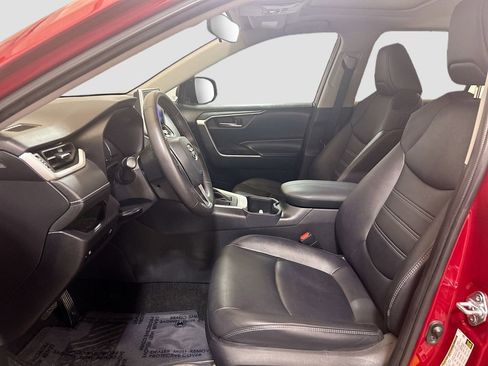 Used 2023 Toyota RAV4 XLE Premium image 17