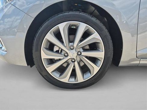 Used 2022 Hyundai Accent Limited FWD image 23