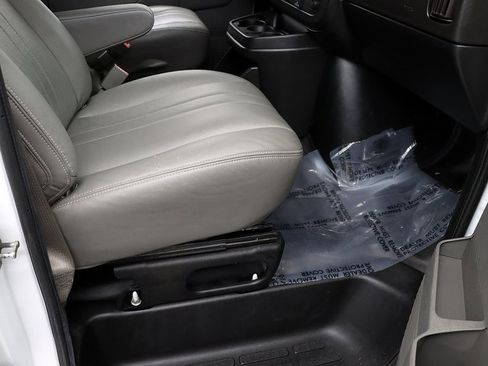 Used 2020 Chevrolet Express 2500 image 26