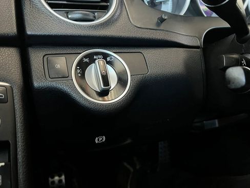 Used 2013 Mercedes-Benz C 250 Sedan w/ Multimedia Pkg image 22
