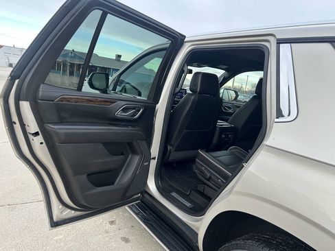 Used 2021 Chevrolet Tahoe Premier image 17
