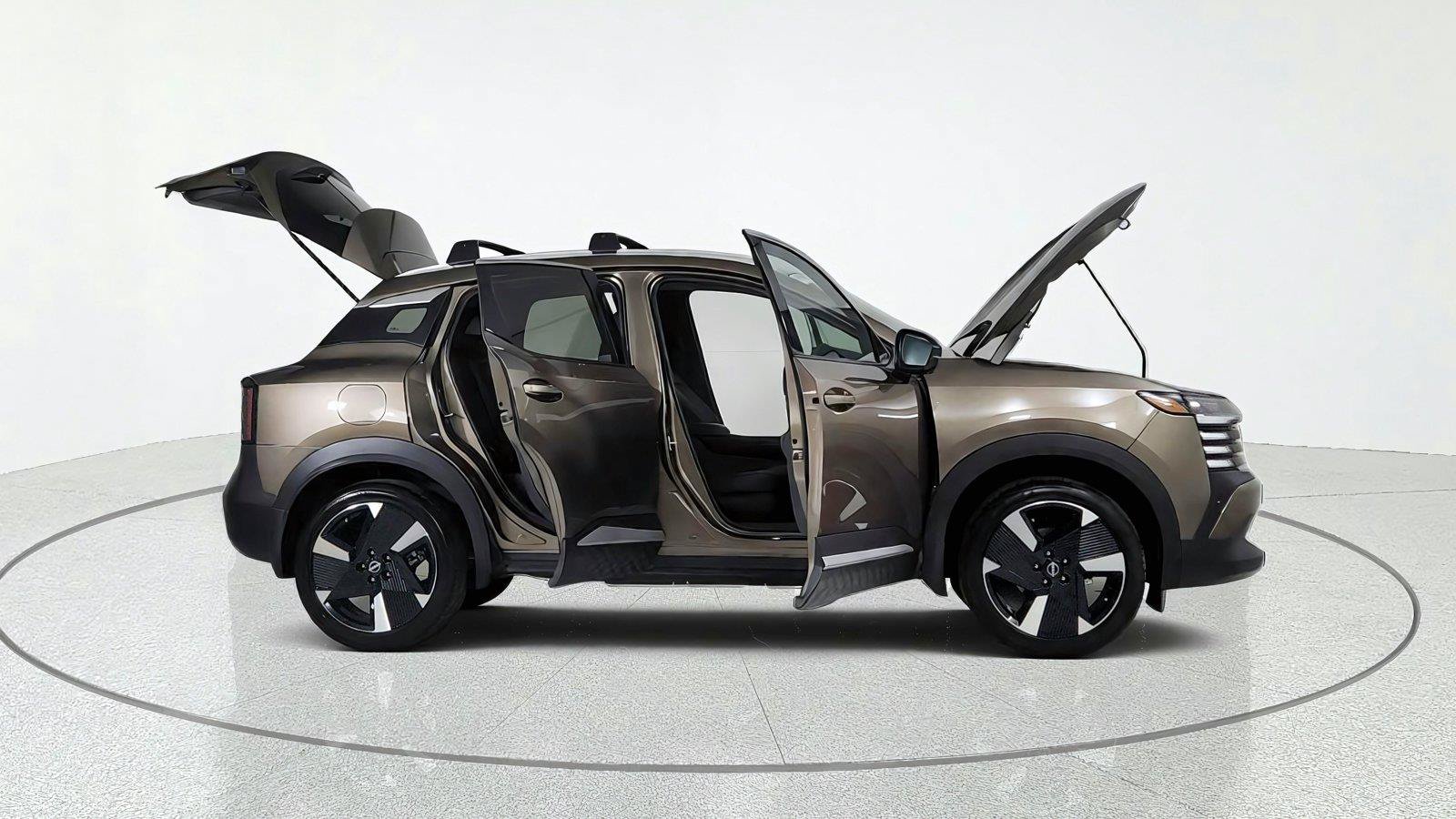 Used 2026 Nissan Kicks SR w/ Cold Weather Package AWD/4WD image 15