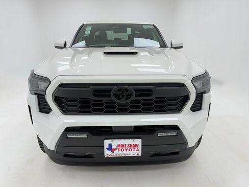 New 2025 Toyota Tacoma TRD Sport image 3
